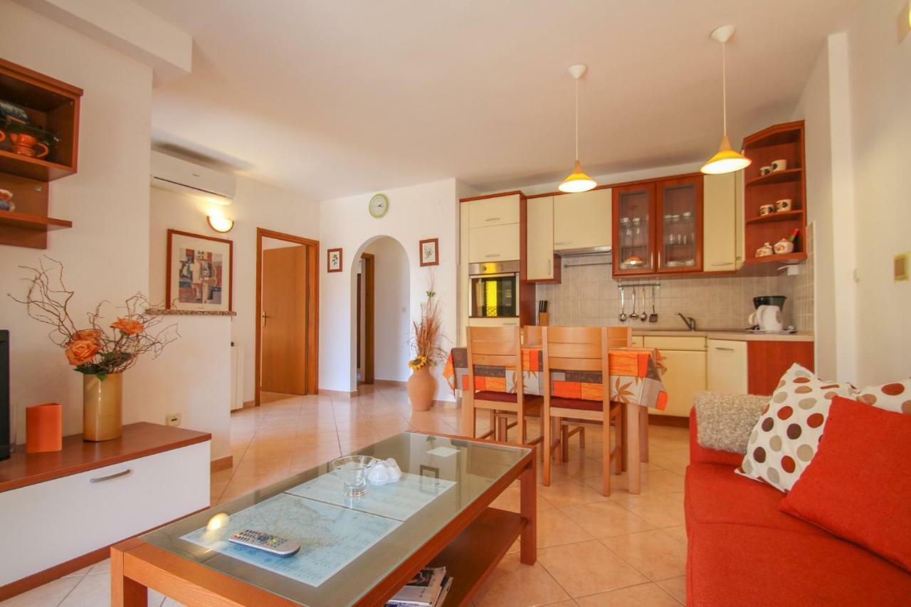 شقة Alenka Orange Novigrad Istria المظهر الخارجي الصورة